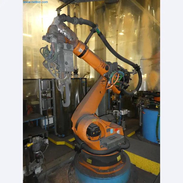 Robots, welding equipment and assembly accessories from the automotive industry-29