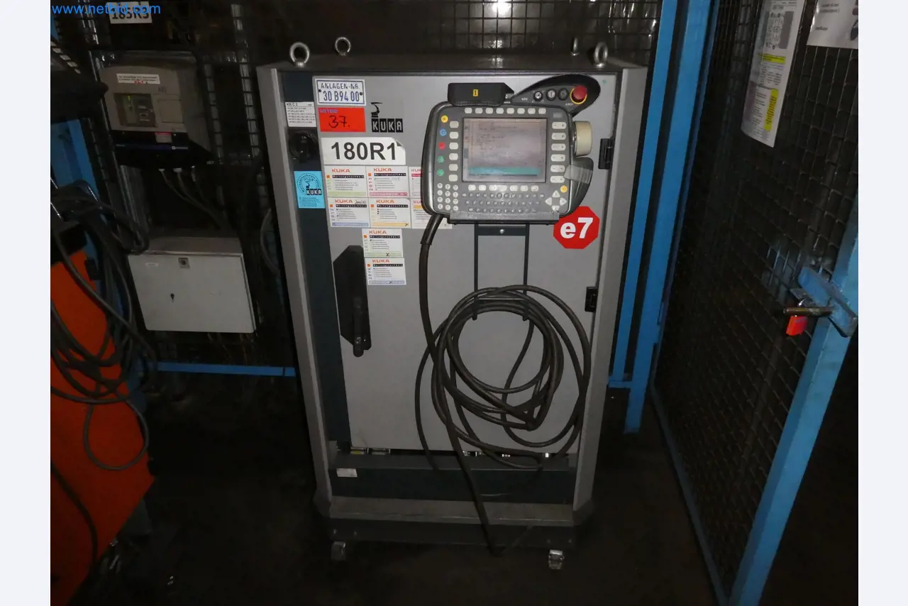 Robots, welding equipment and assembly accessories from the automotive industry-30