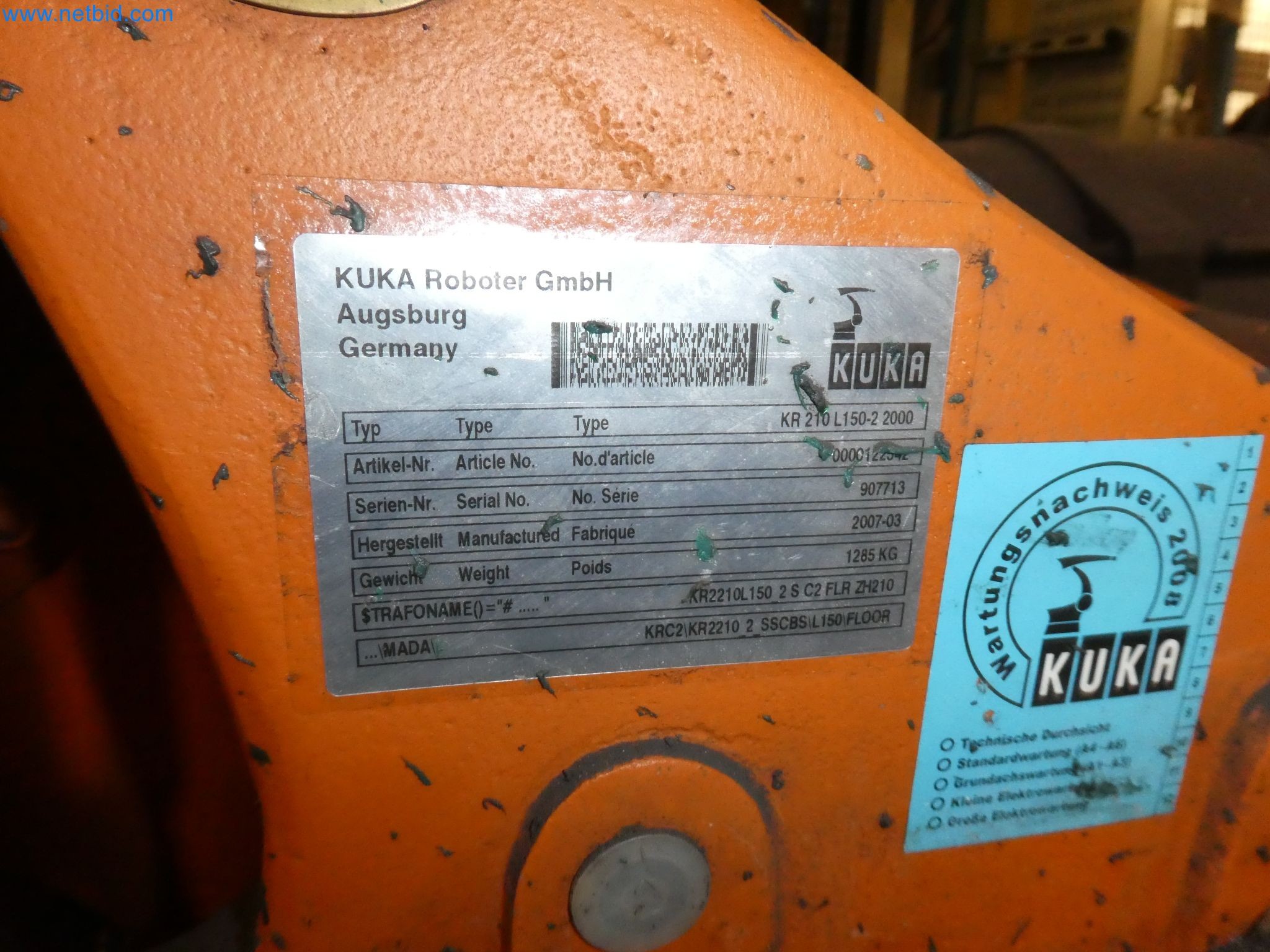 Robots, welding equipment and assembly accessories from the automotive industry-31