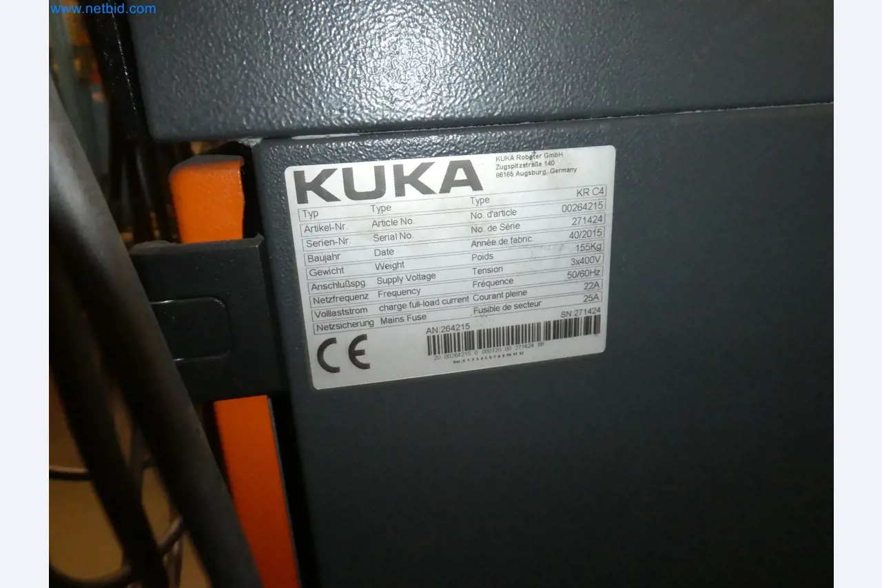 Robots, welding equipment and assembly accessories from the automotive industry-34