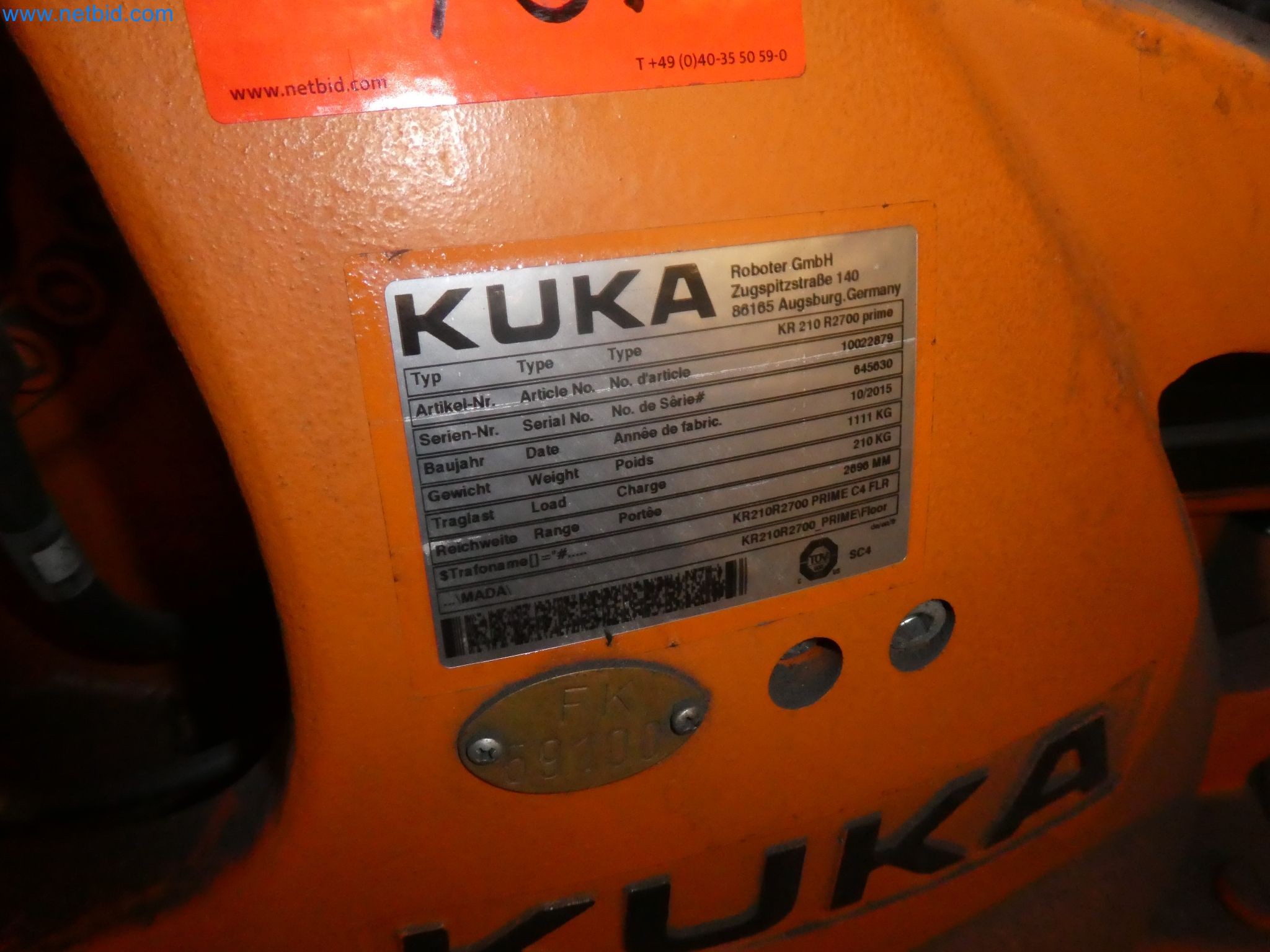 Robots, welding equipment and assembly accessories from the automotive industry-38