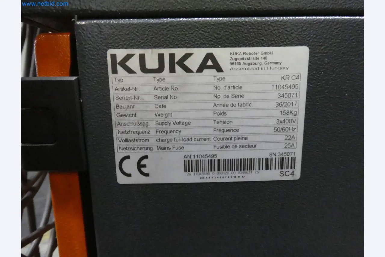 Robots, welding equipment and assembly accessories from the automotive industry-3