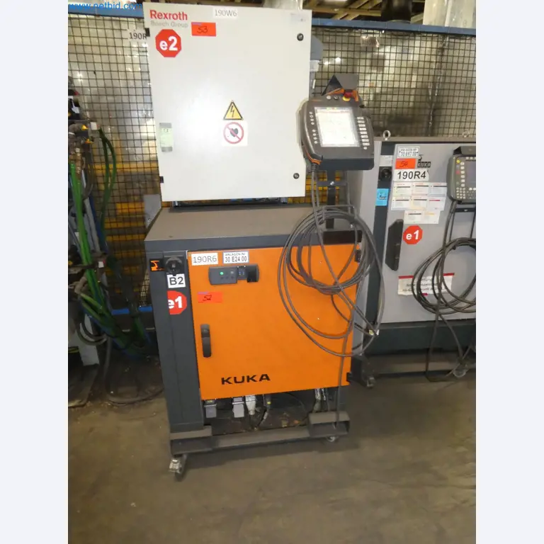 Robots, welding equipment and assembly accessories from the automotive industry-41