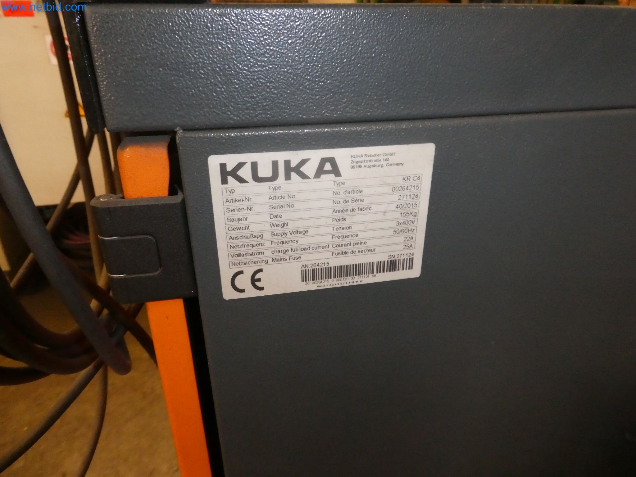 Robots, welding equipment and assembly accessories from the automotive industry-42