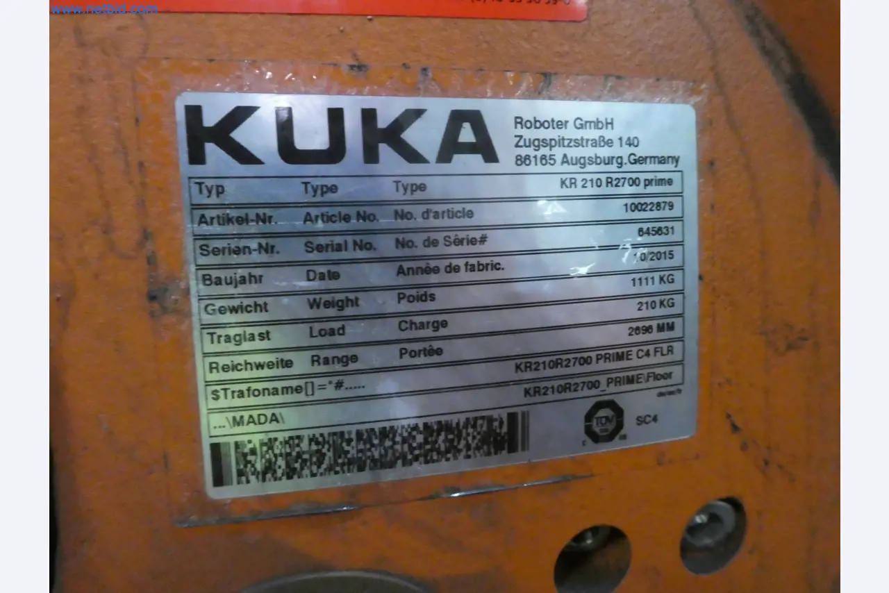 Robots, welding equipment and assembly accessories from the automotive industry-43