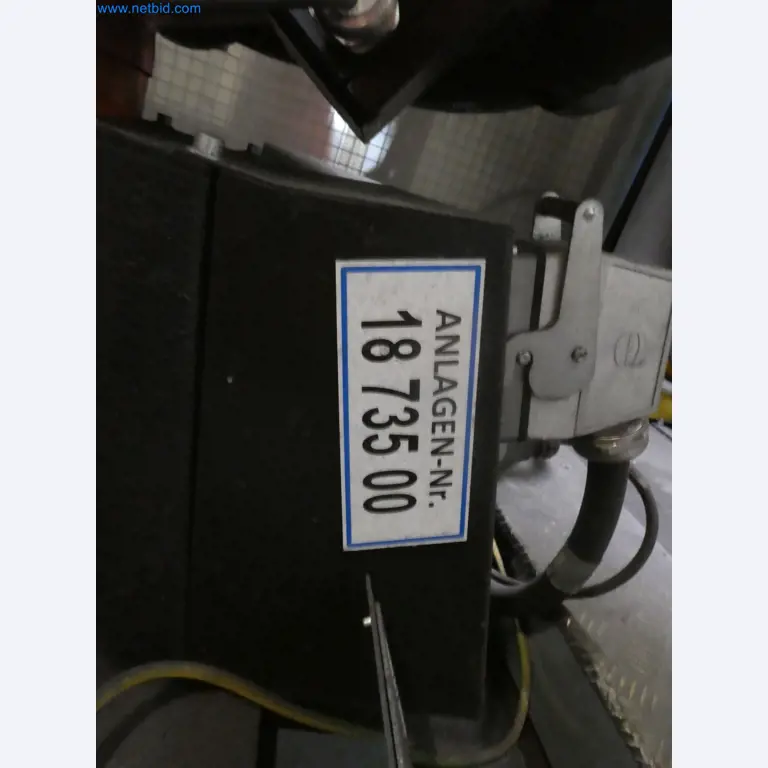 Robots, welding equipment and assembly accessories from the automotive industry-46