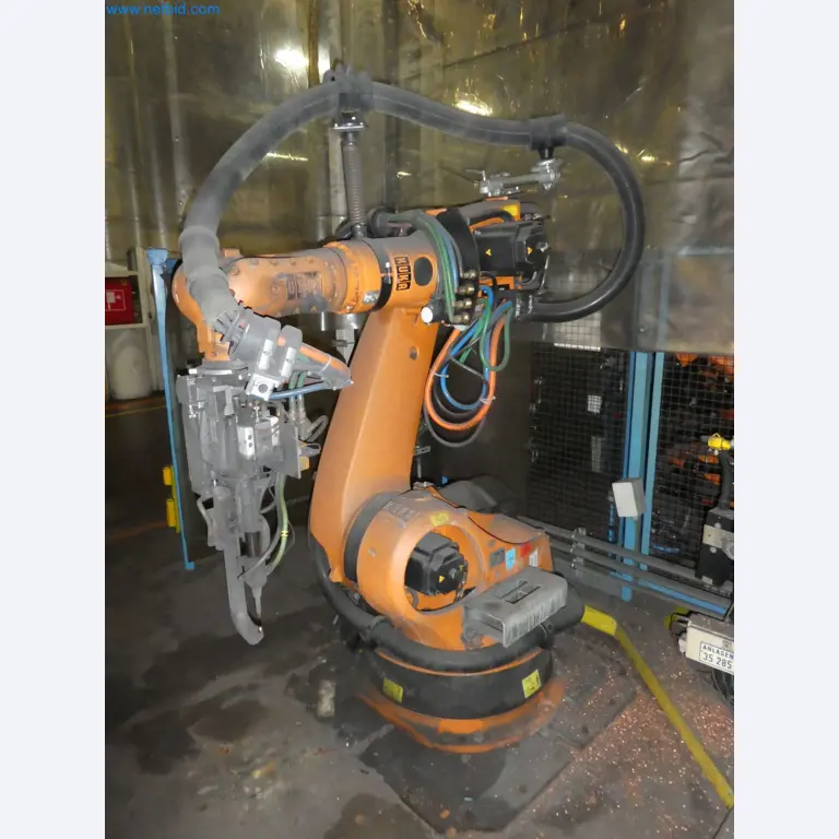 Robots, welding equipment and assembly accessories from the automotive industry-49