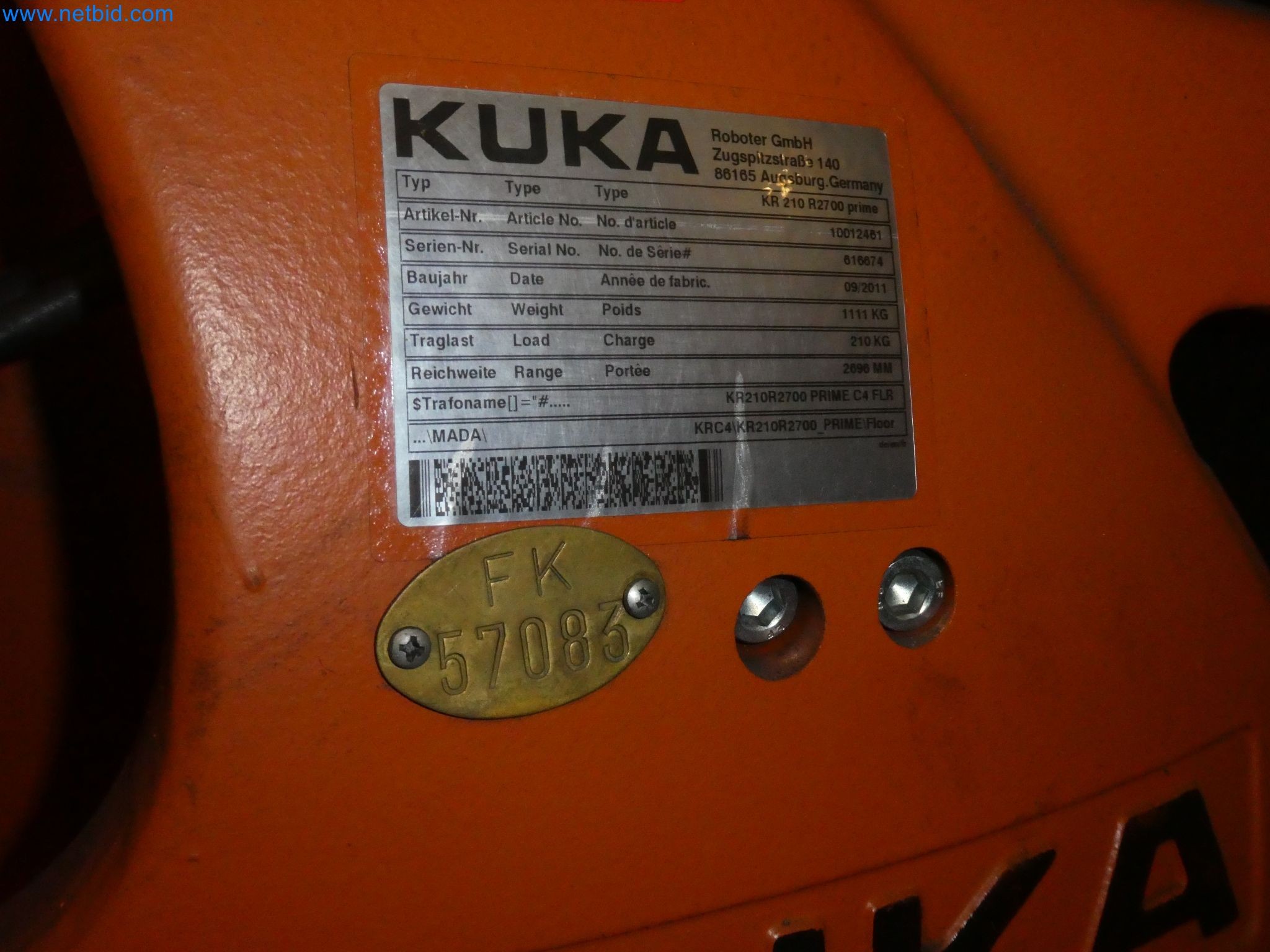 Robots, welding equipment and assembly accessories from the automotive industry-4