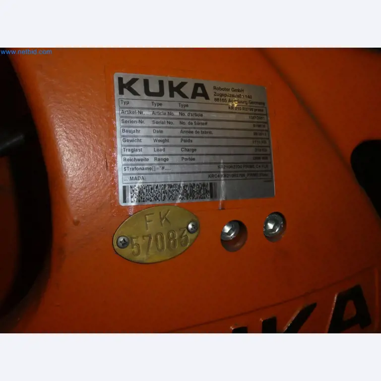 Robots, welding equipment and assembly accessories from the automotive industry-4