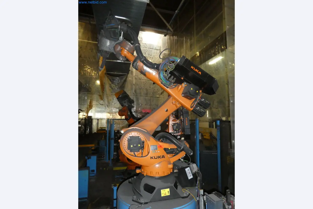 Robots, welding equipment and assembly accessories from the automotive industry-50