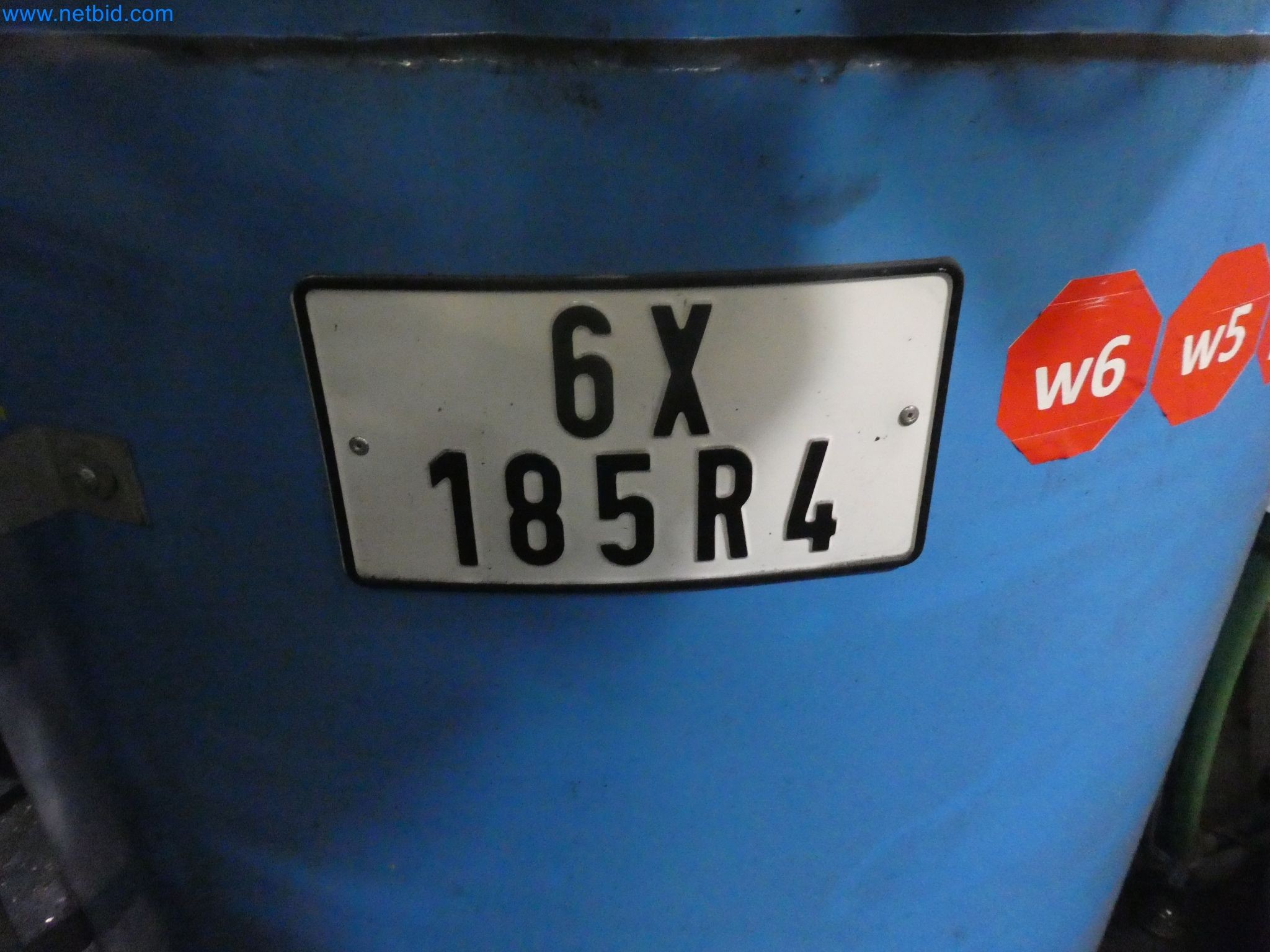 Robots, welding equipment and assembly accessories from the automotive industry-55