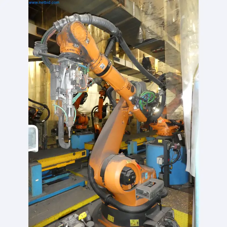 Robots, welding equipment and assembly accessories from the automotive industry-56