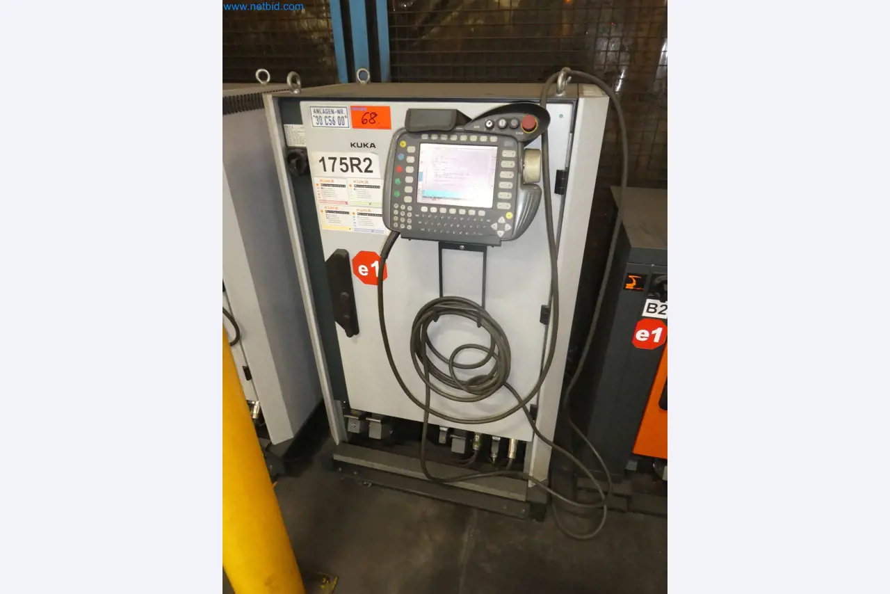 Robots, welding equipment and assembly accessories from the automotive industry-63