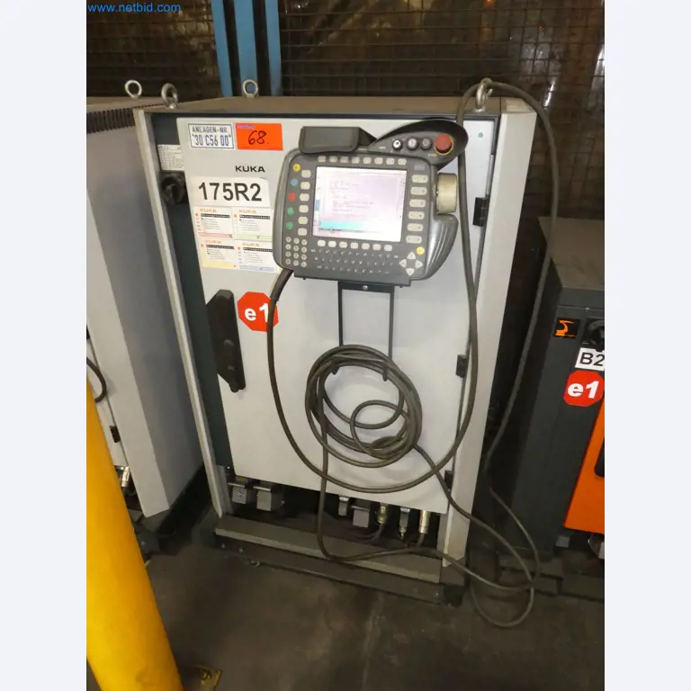 Robots, welding equipment and assembly accessories from the automotive industry-63