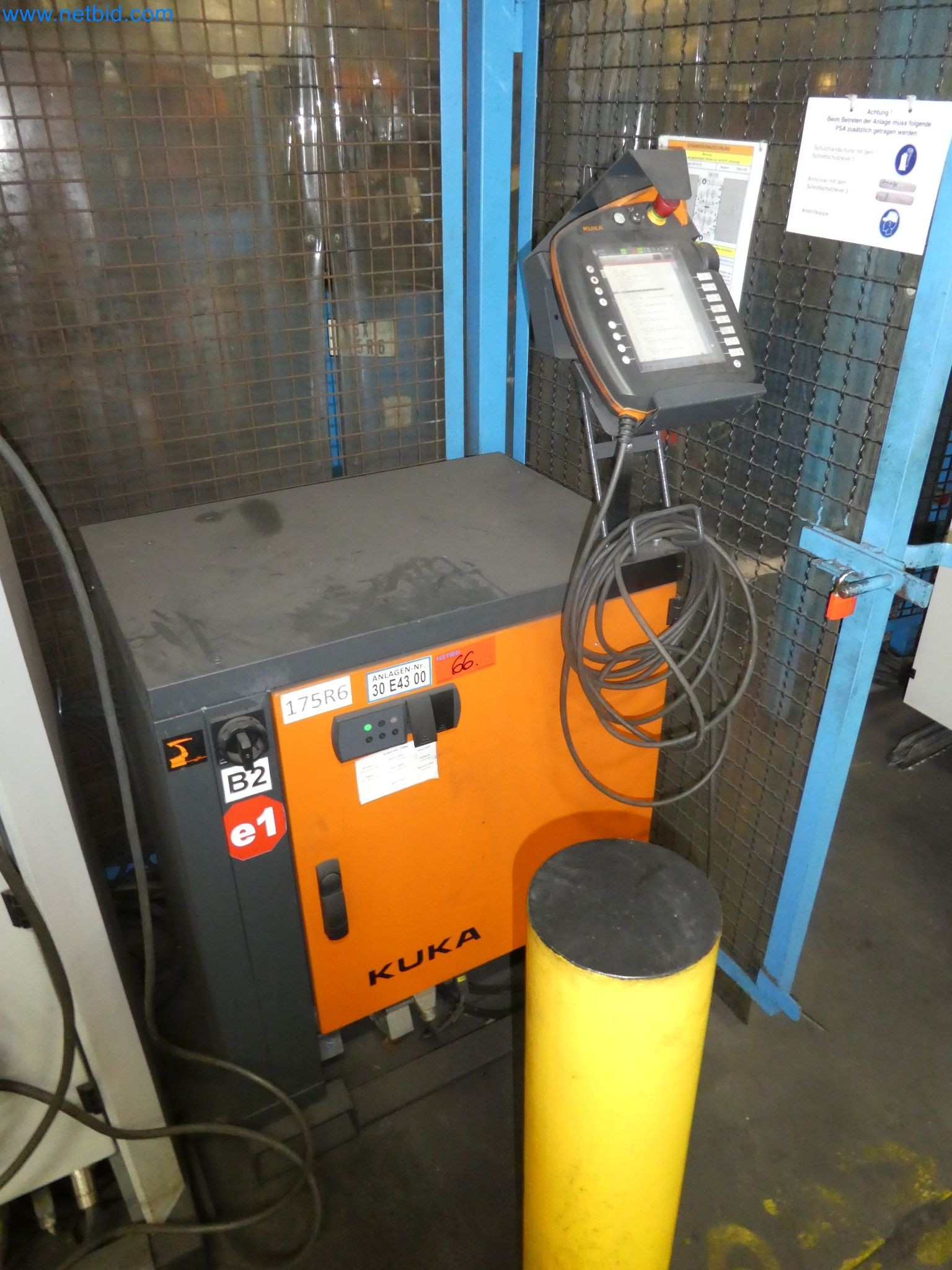 Robots, welding equipment and assembly accessories from the automotive industry-67