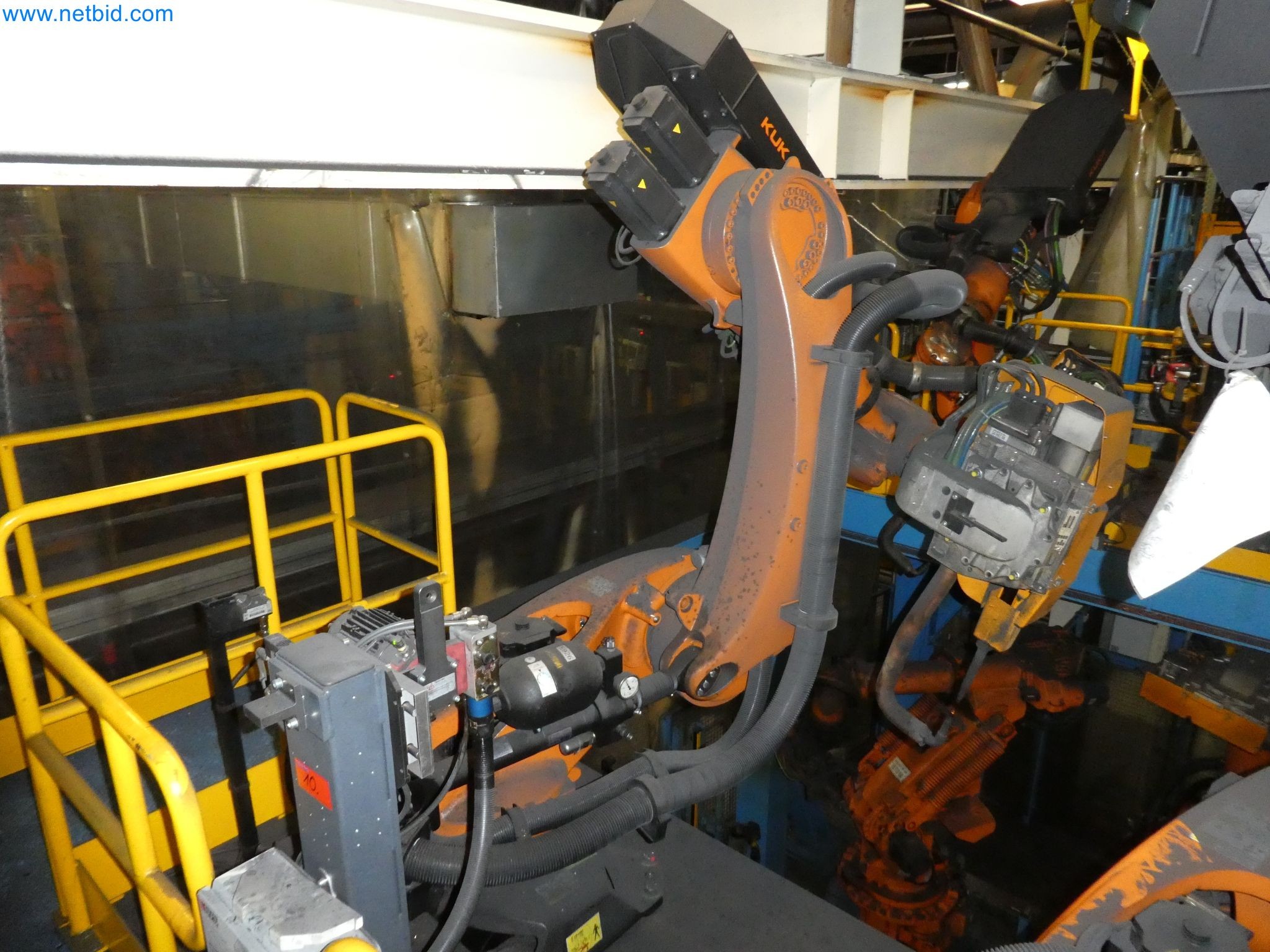 Robots, welding equipment and assembly accessories from the automotive industry-70