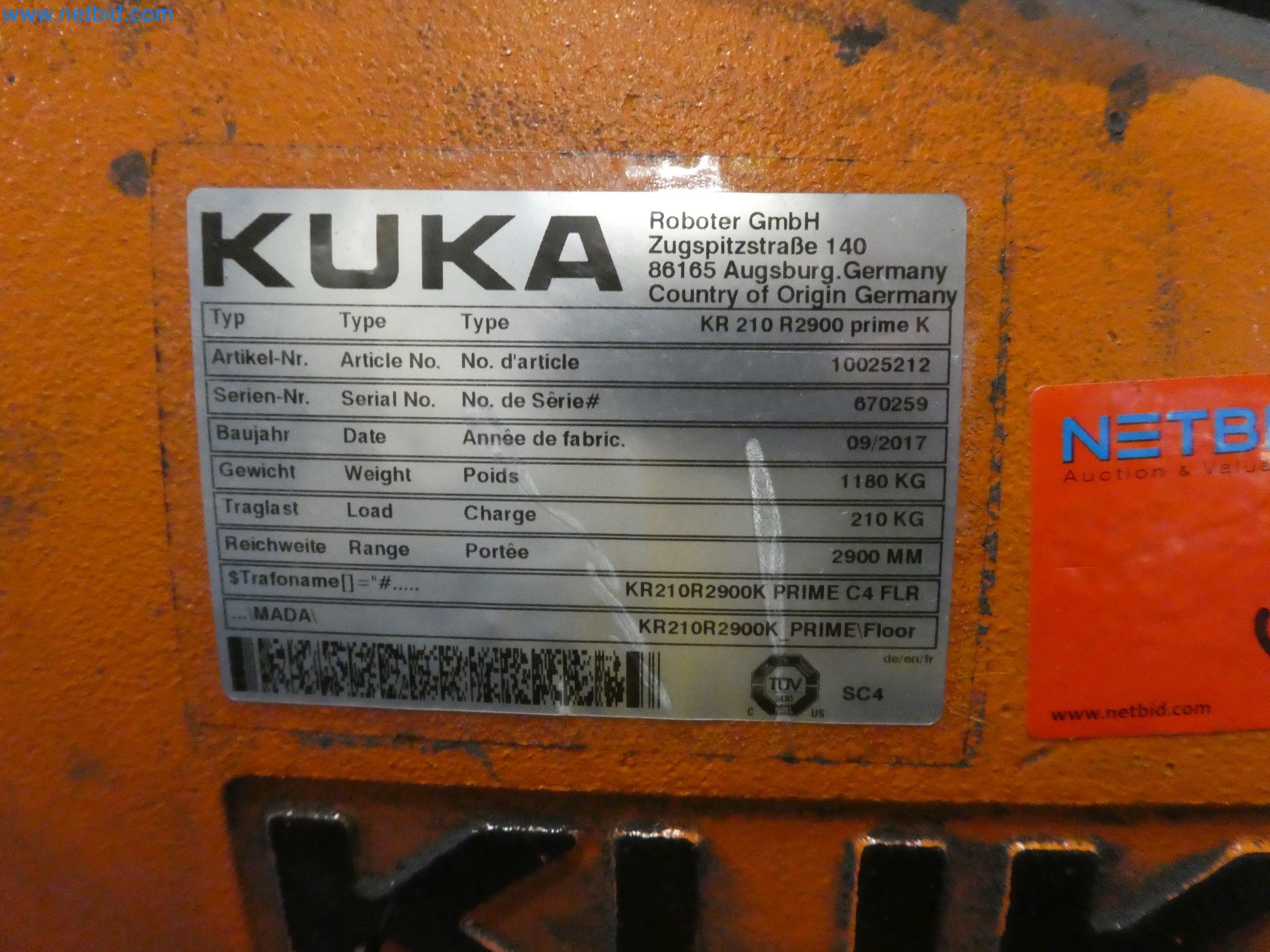 Robots, welding equipment and assembly accessories from the automotive industry-73