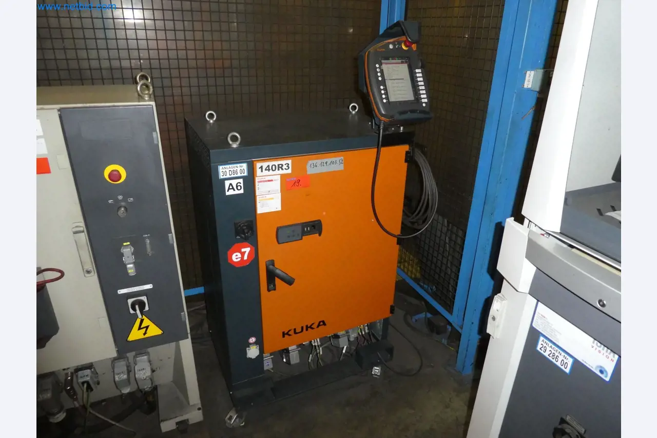 Robots, welding equipment and assembly accessories from the automotive industry-7