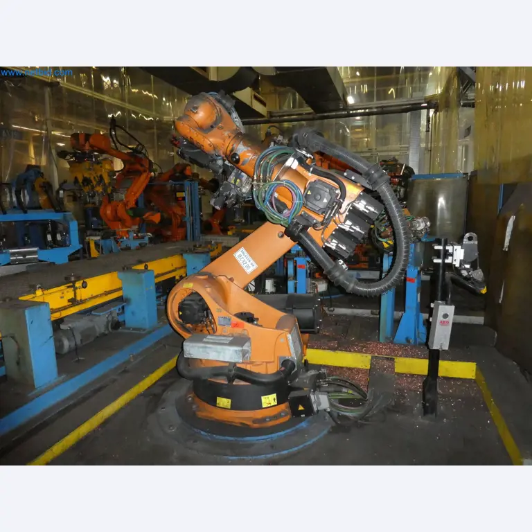 Robots, welding equipment and assembly accessories from the automotive industry-9