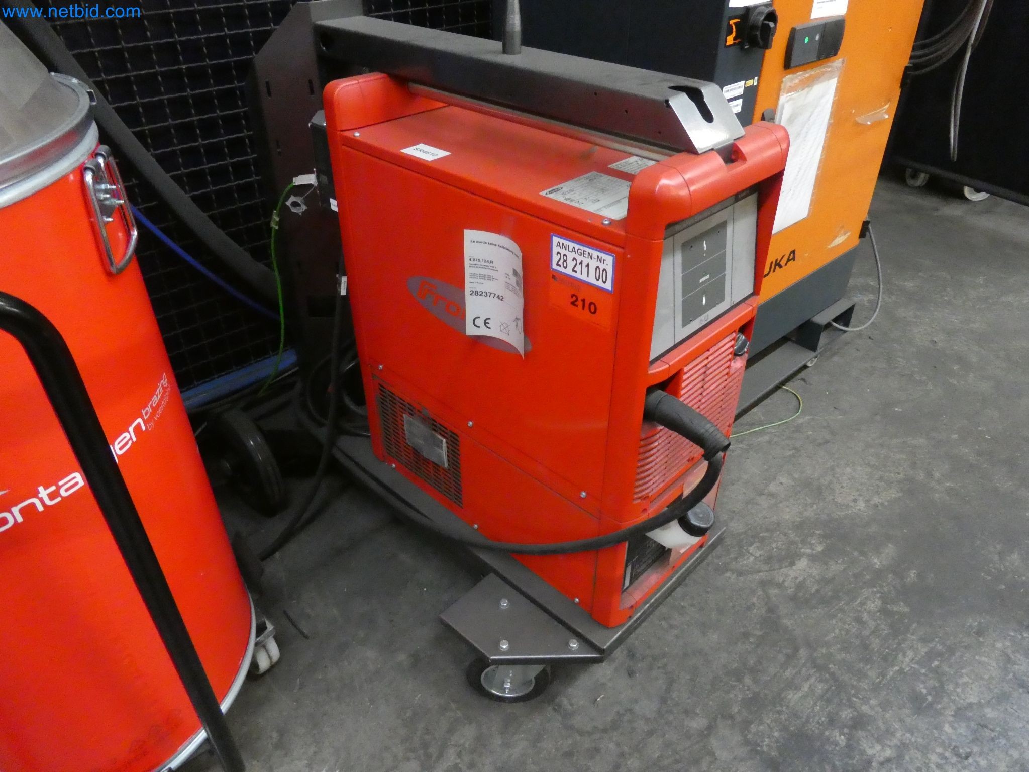 Robots, welding equipment and assembly accessories from the automotive industry-1