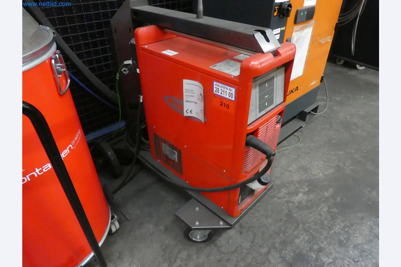 Robots, welding equipment and assembly accessories from the automotive industry-1