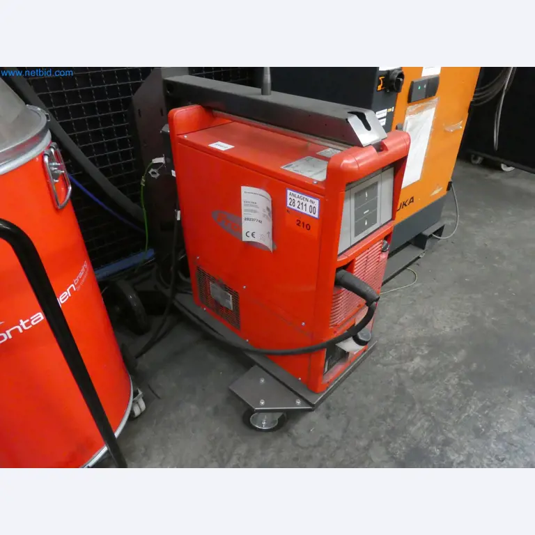 Robots, welding equipment and assembly accessories from the automotive industry-1