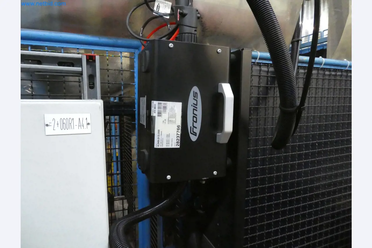 Robots, welding equipment and assembly accessories from the automotive industry-2