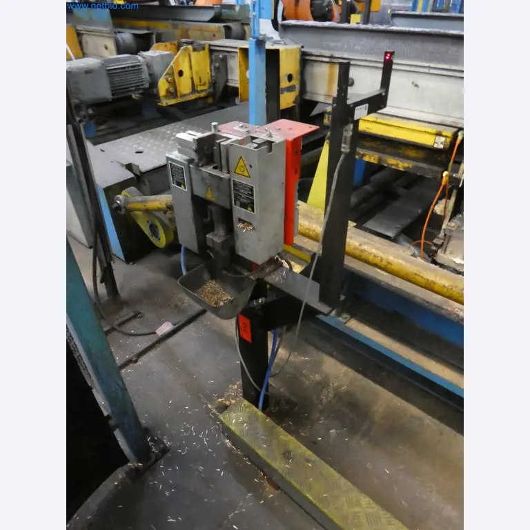 Robots, welding equipment and assembly accessories from the automotive industry-3