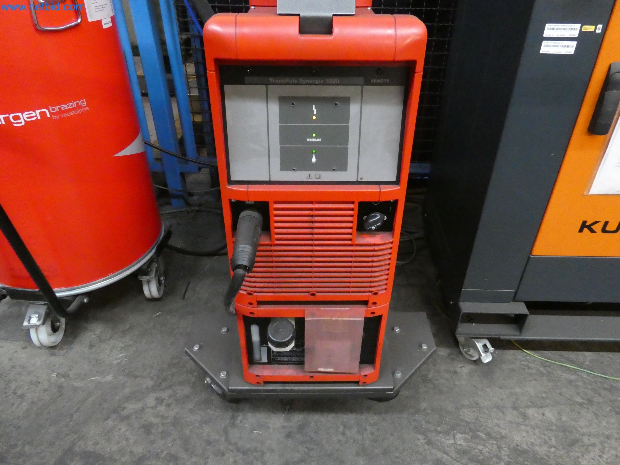 Robots, welding equipment and assembly accessories from the automotive industry-5