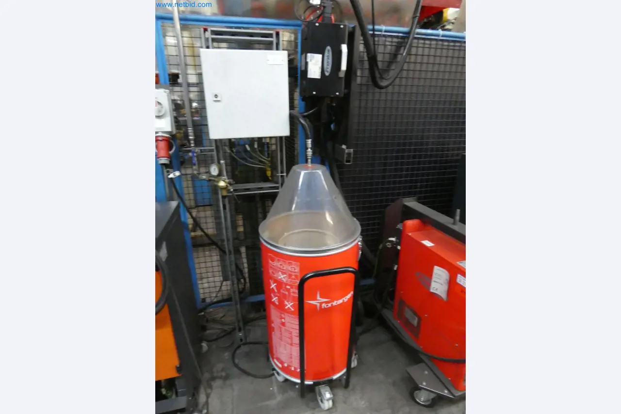 Robots, welding equipment and assembly accessories from the automotive industry-6