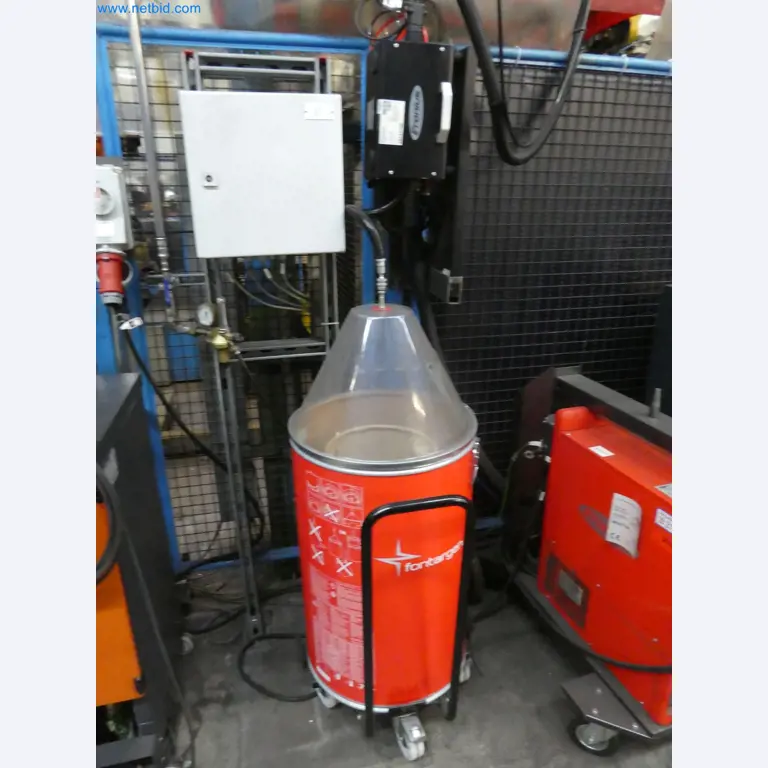 Robots, welding equipment and assembly accessories from the automotive industry-6