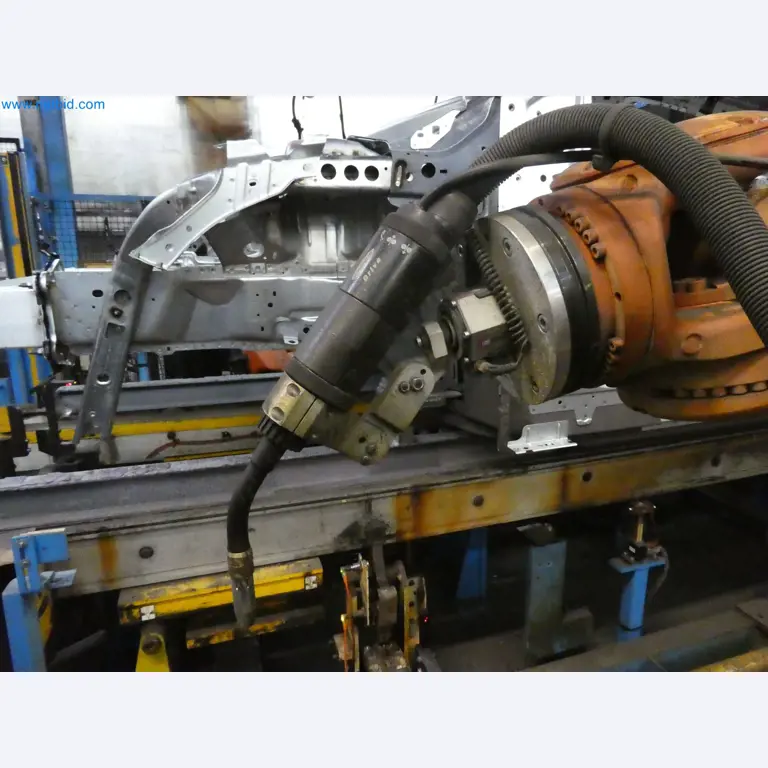 Robots, welding equipment and assembly accessories from the automotive industry-7