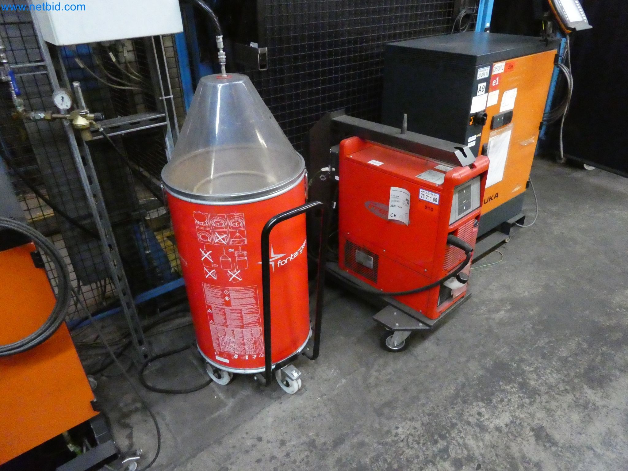 Robots, welding equipment and assembly accessories from the automotive industry-8