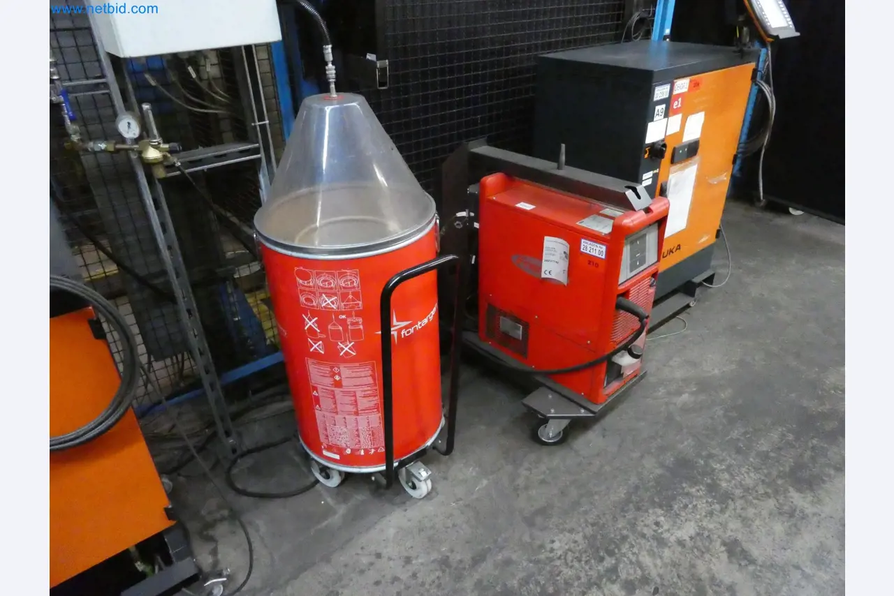 Robots, welding equipment and assembly accessories from the automotive industry-8