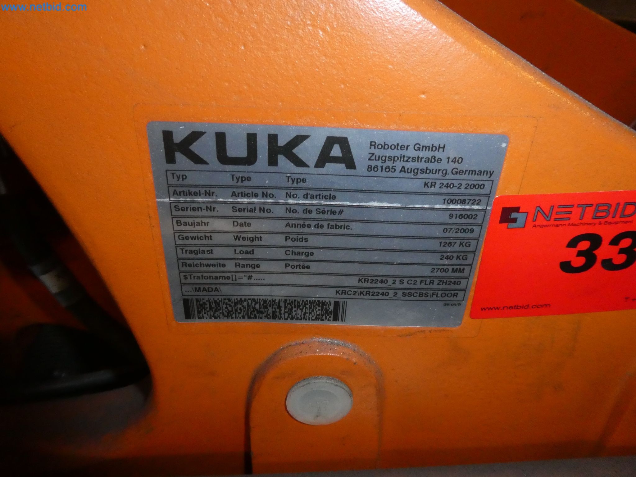 Robots, welding equipment and assembly accessories from the automotive industry-10