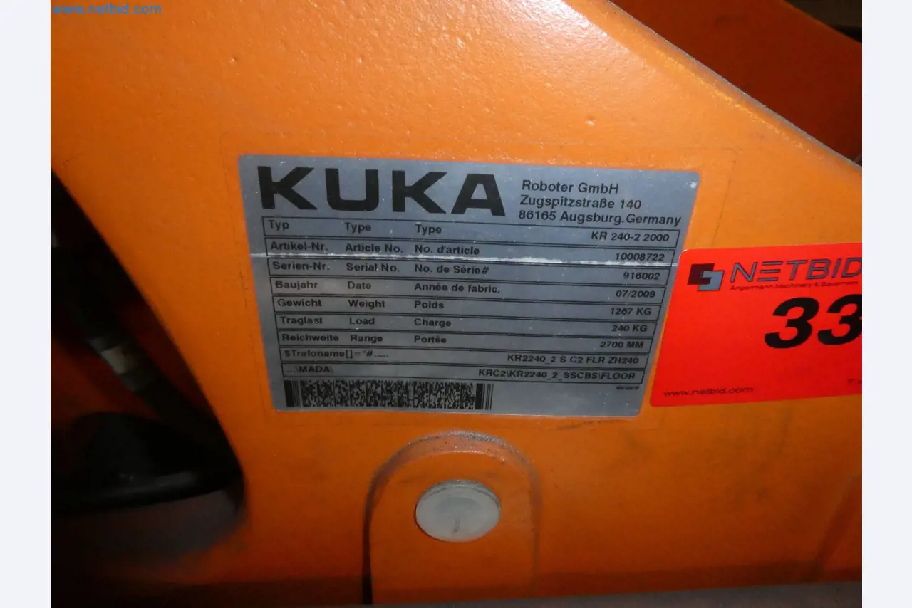 Robots, welding equipment and assembly accessories from the automotive industry-10