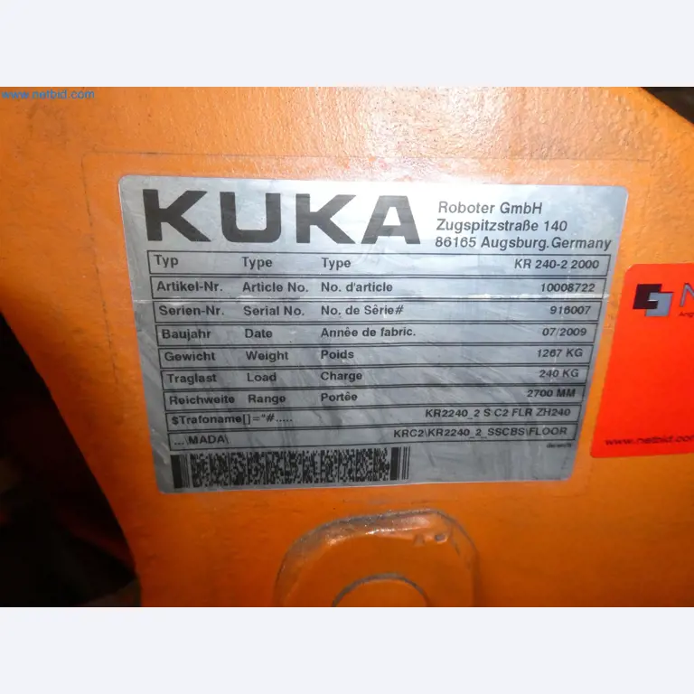 Robots, welding equipment and assembly accessories from the automotive industry-12