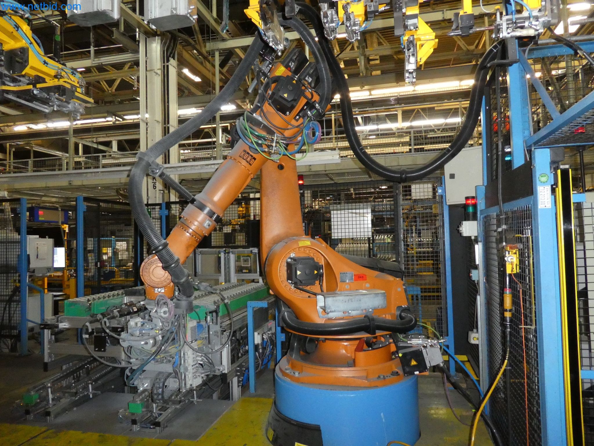 Robots, welding equipment and assembly accessories from the automotive industry-13