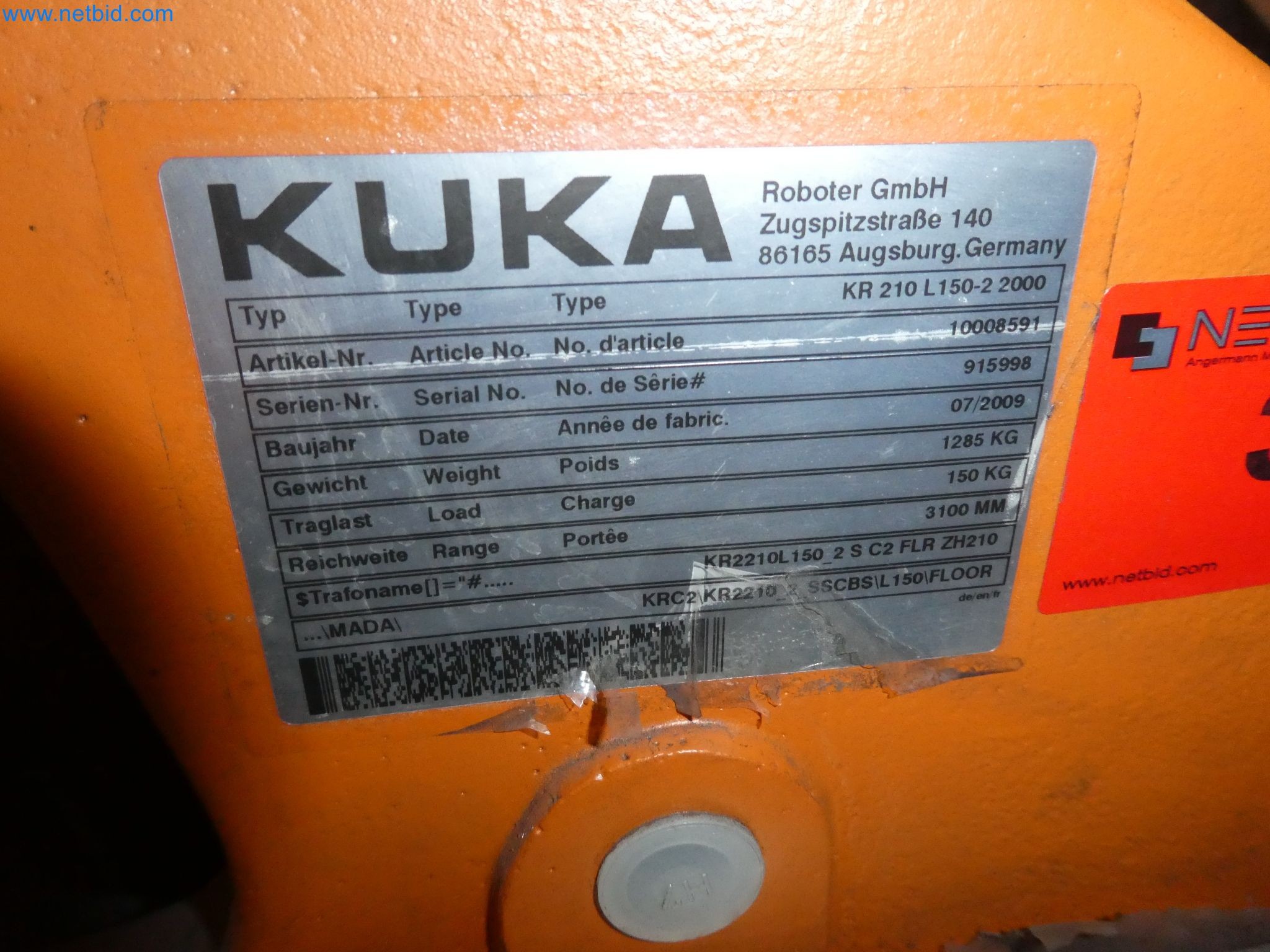 Robots, welding equipment and assembly accessories from the automotive industry-14