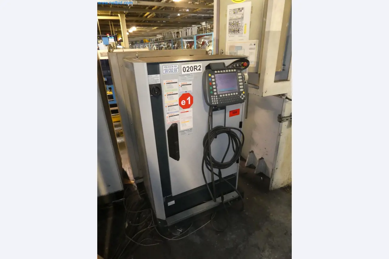 Robots, welding equipment and assembly accessories from the automotive industry-1