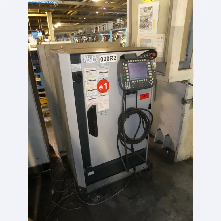 Robots, welding equipment and assembly accessories from the automotive industry-1