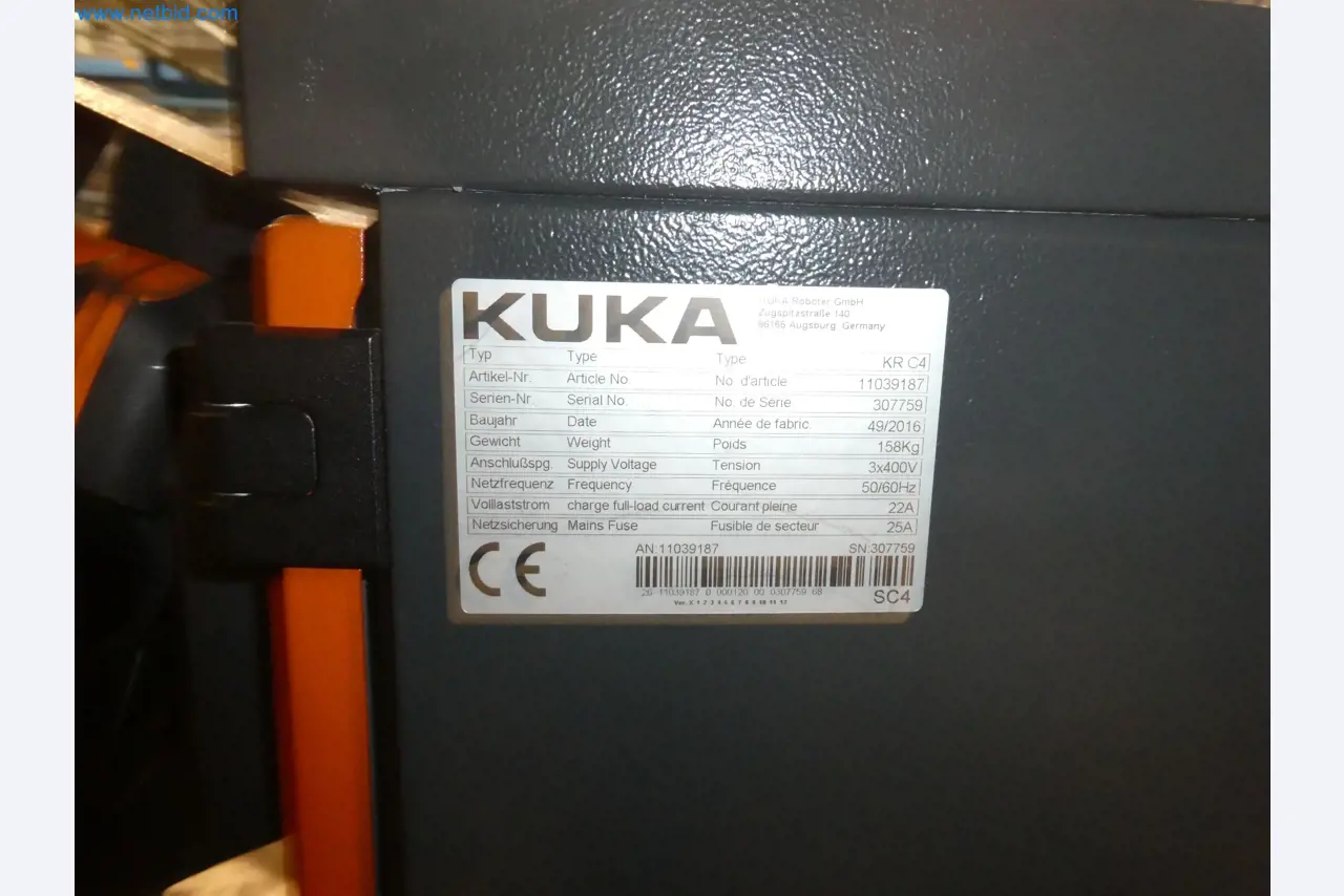 Robots, welding equipment and assembly accessories from the automotive industry-20