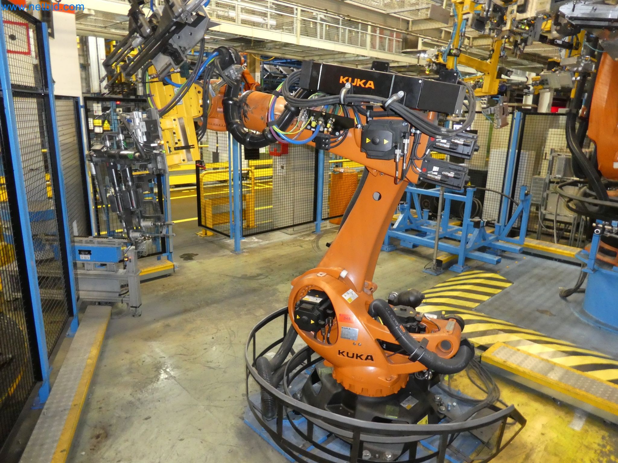 Robots, welding equipment and assembly accessories from the automotive industry-21