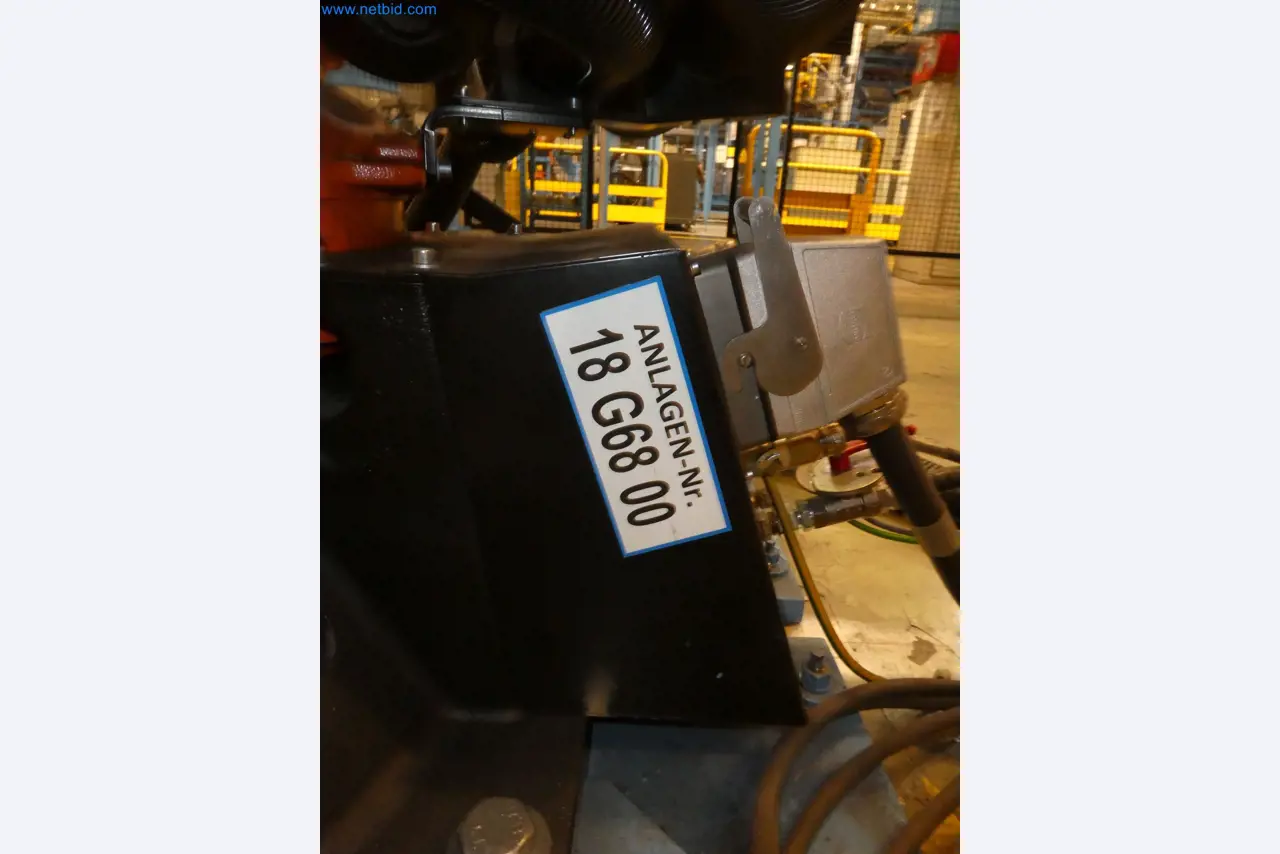 Robots, welding equipment and assembly accessories from the automotive industry-24