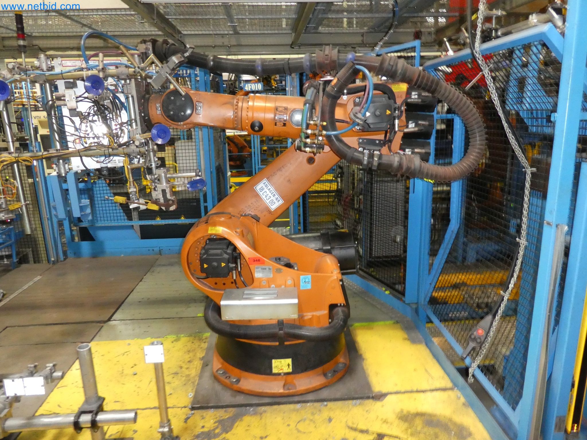 Robots, welding equipment and assembly accessories from the automotive industry-26