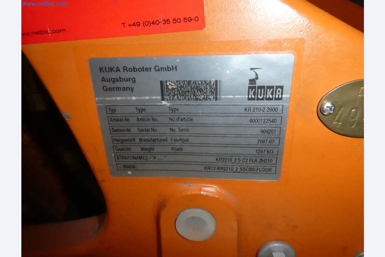 Robots, welding equipment and assembly accessories from the automotive industry-28