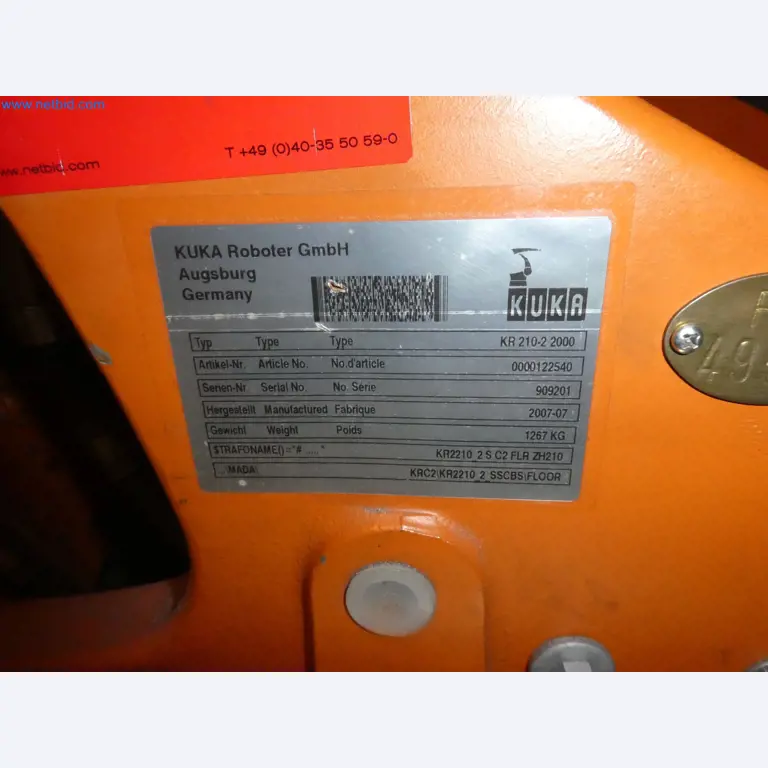 Robots, welding equipment and assembly accessories from the automotive industry-28