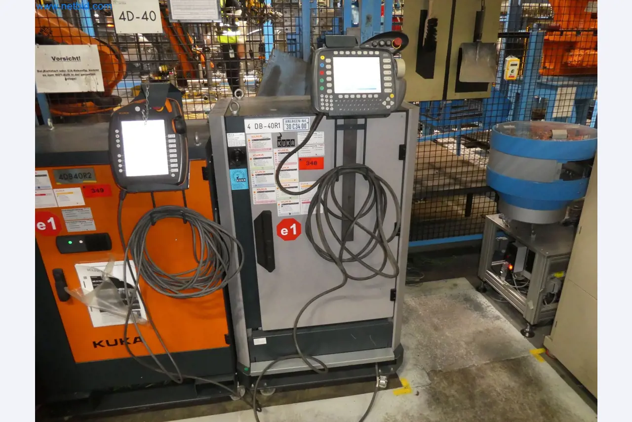 Robots, welding equipment and assembly accessories from the automotive industry-30