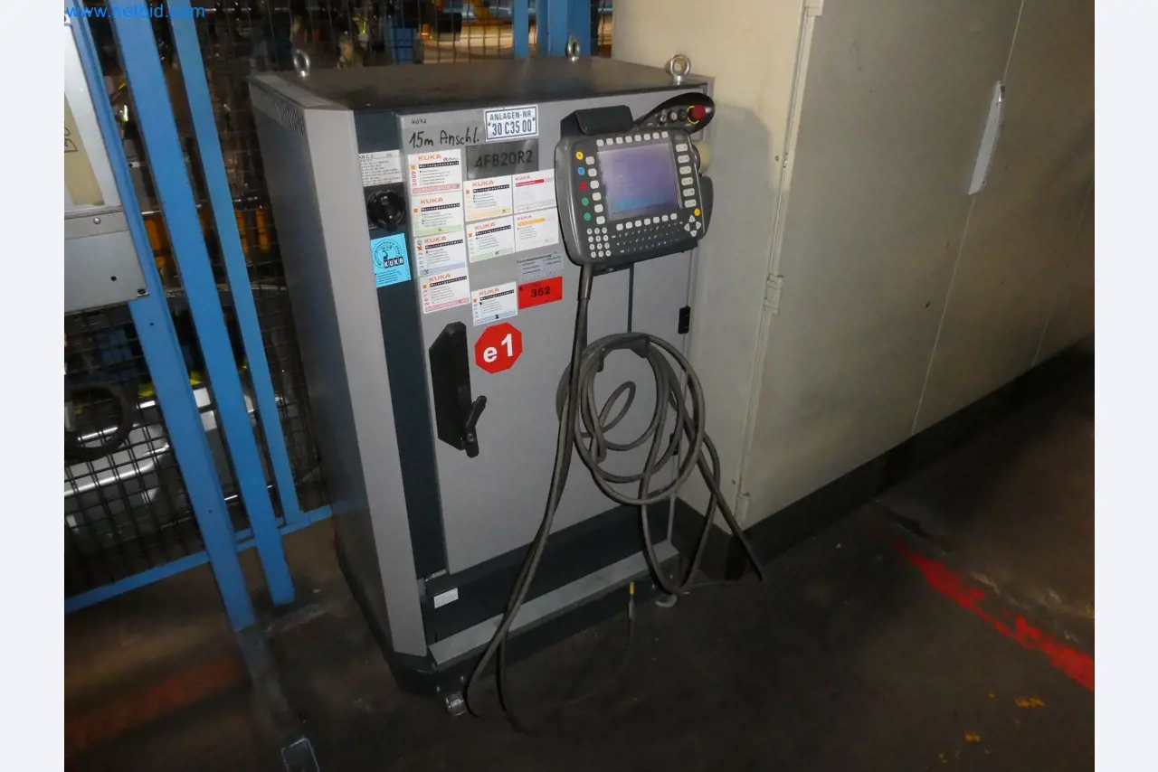 Robots, welding equipment and assembly accessories from the automotive industry-35