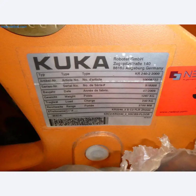 Robots, welding equipment and assembly accessories from the automotive industry-37